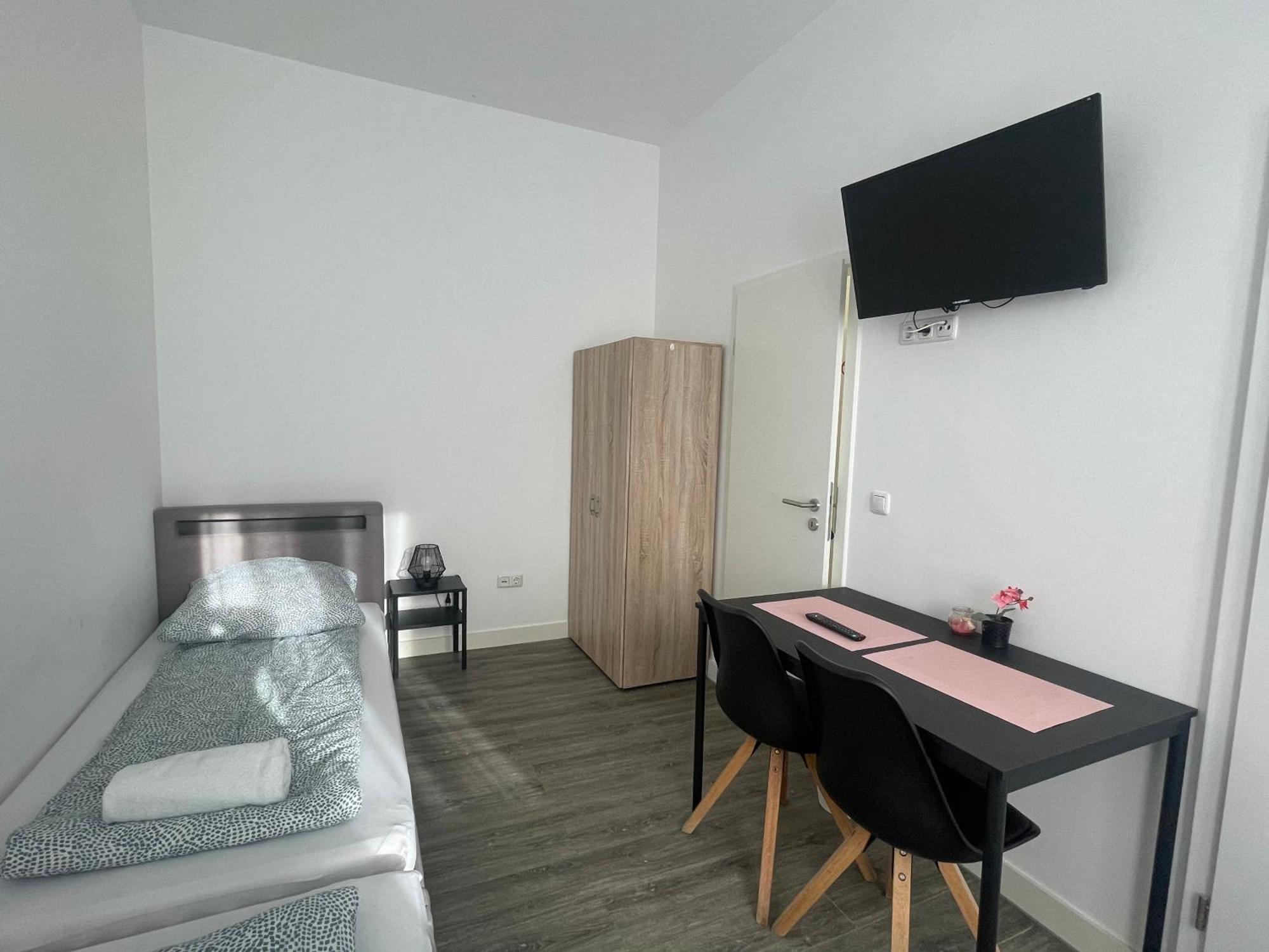 Comfortable Hostel In Wesseling Exterior foto