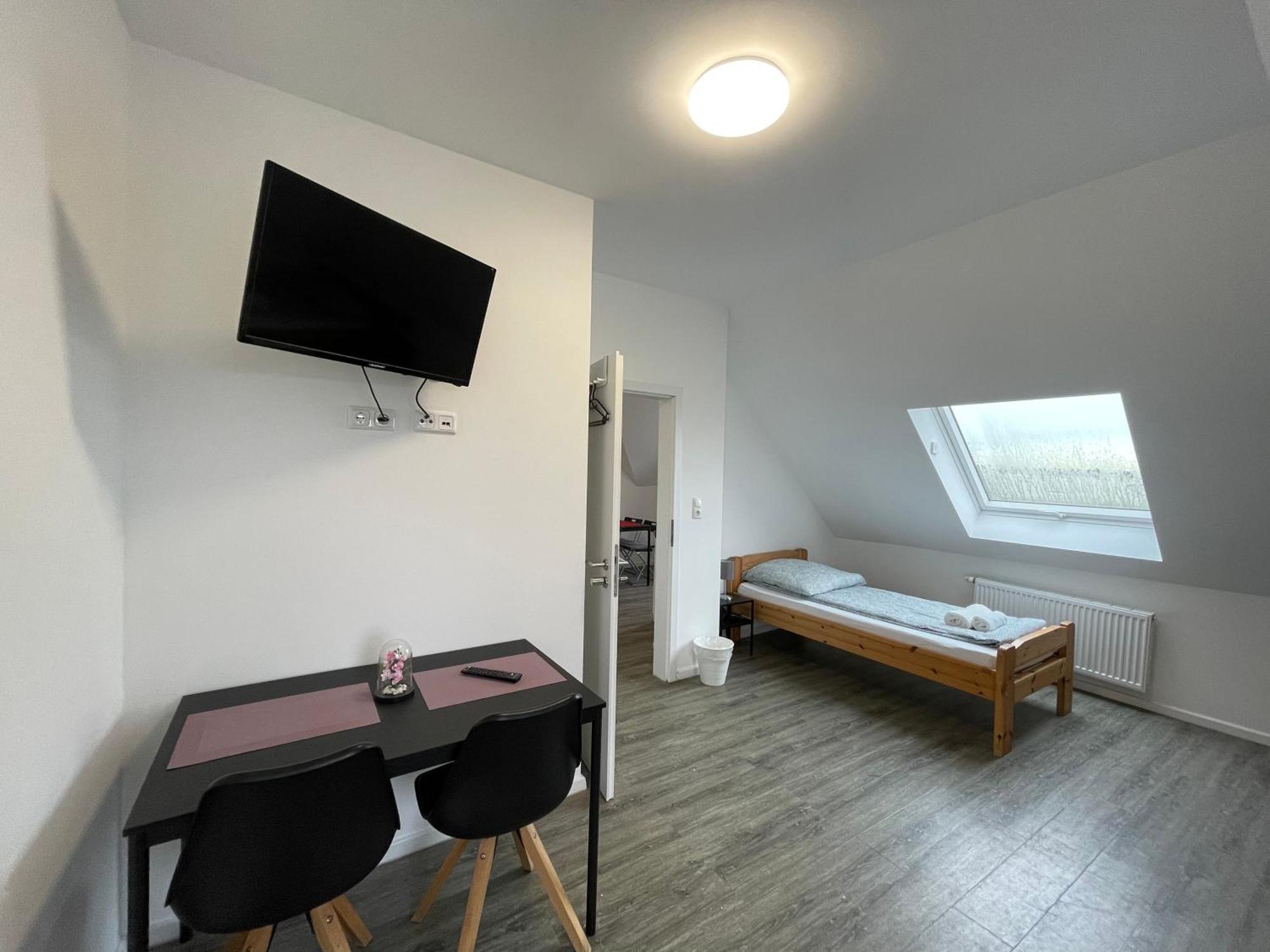 Comfortable Hostel In Wesseling Exterior foto